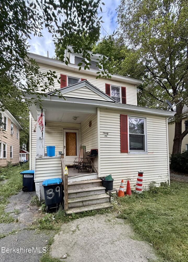 Property Photo:  39 Hull Ave  MA 01201 