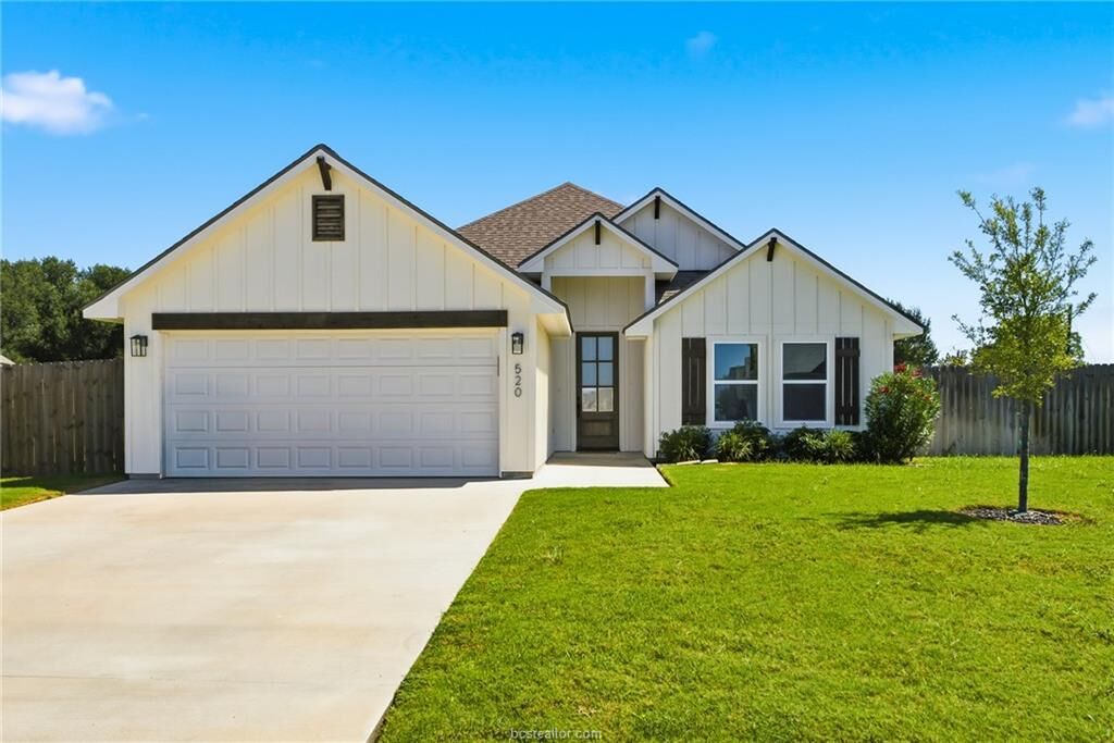 Property Photo: 520 Combine Road TX 77879