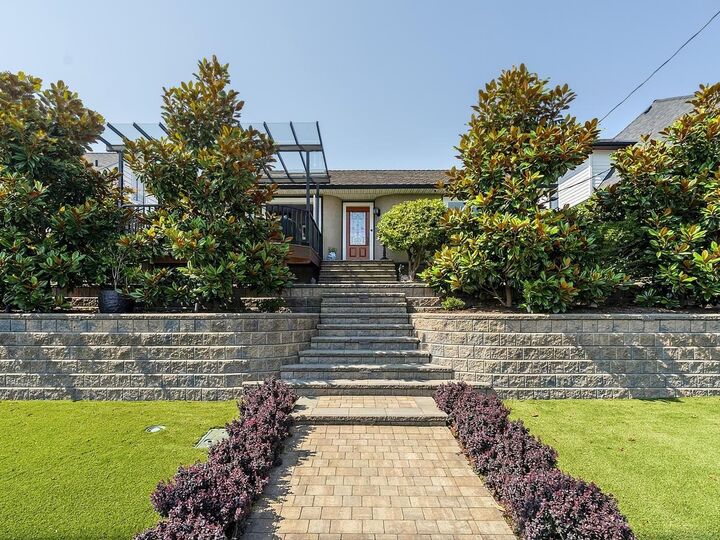 1707 Nanaimo Street — photo 1