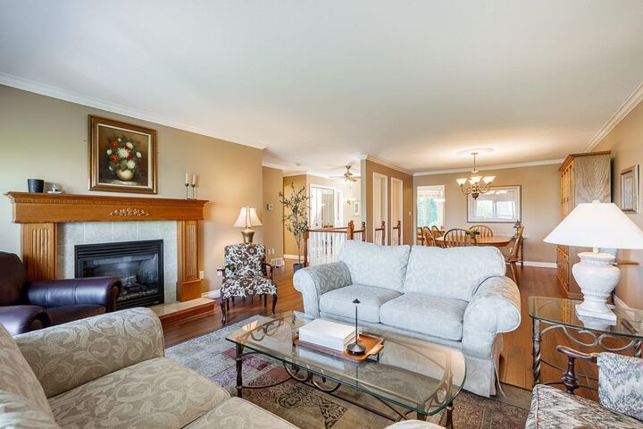 Property Photo: 2989 Trafalgar Street 7 BC V2S 7X9