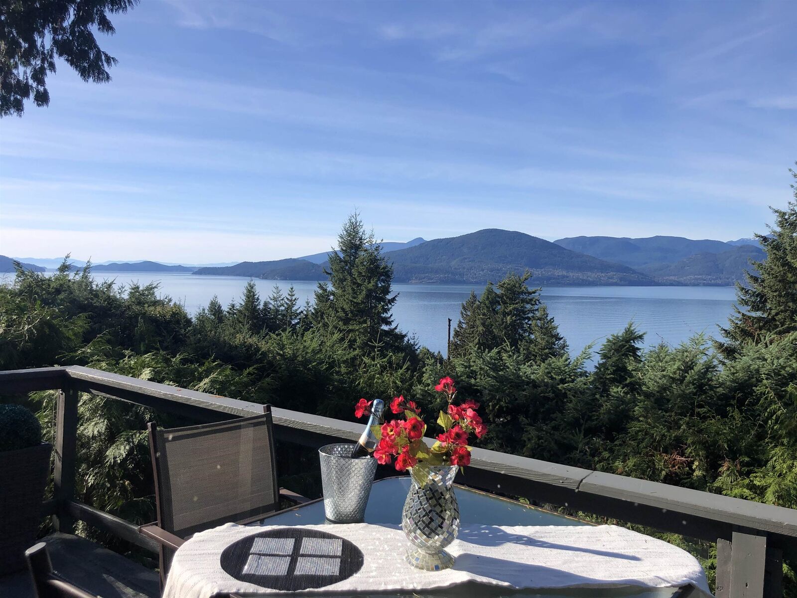 Property Photo: 20 Oceanview Road BC V0N 2E0