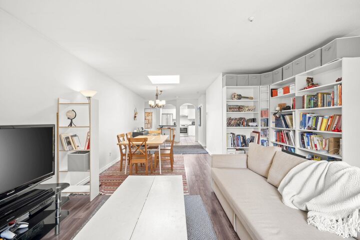 Property Photo: 1550 Fell Avenue Avenue 304 BC V7P 3E7
