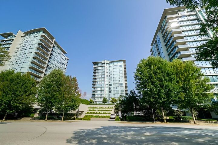 5068 Kwantlen Street 1901 — photo 1