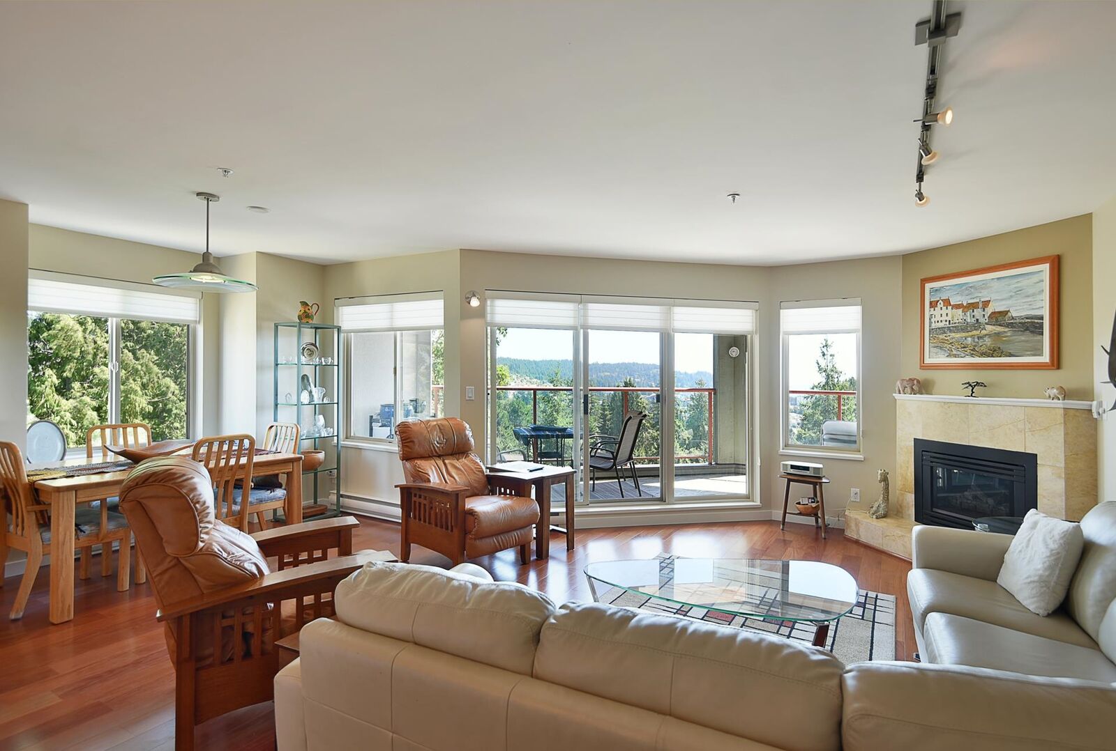Property Photo: 5780 Trail Avenue 301 BC V7Z 0K5