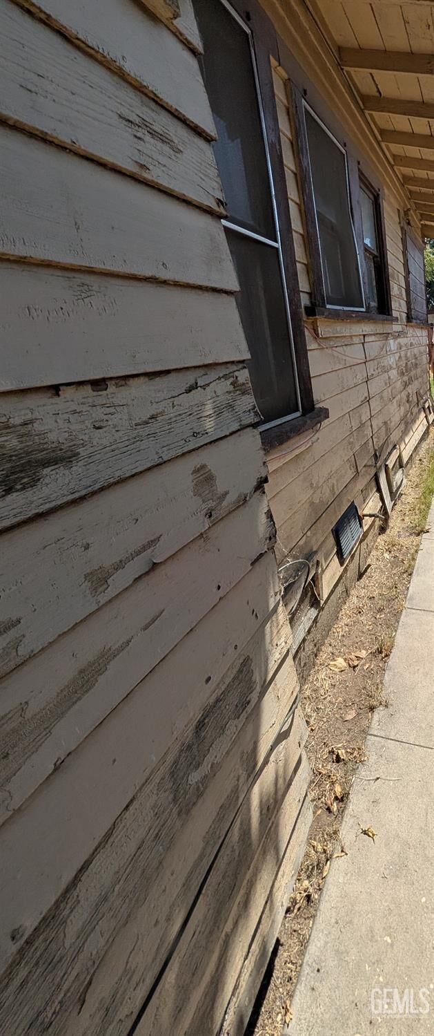 Property Photo: 810 N Street CA 93304
