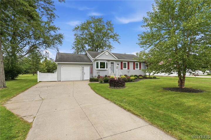Property Photo:  624 Alt Boulevard  NY 14072 