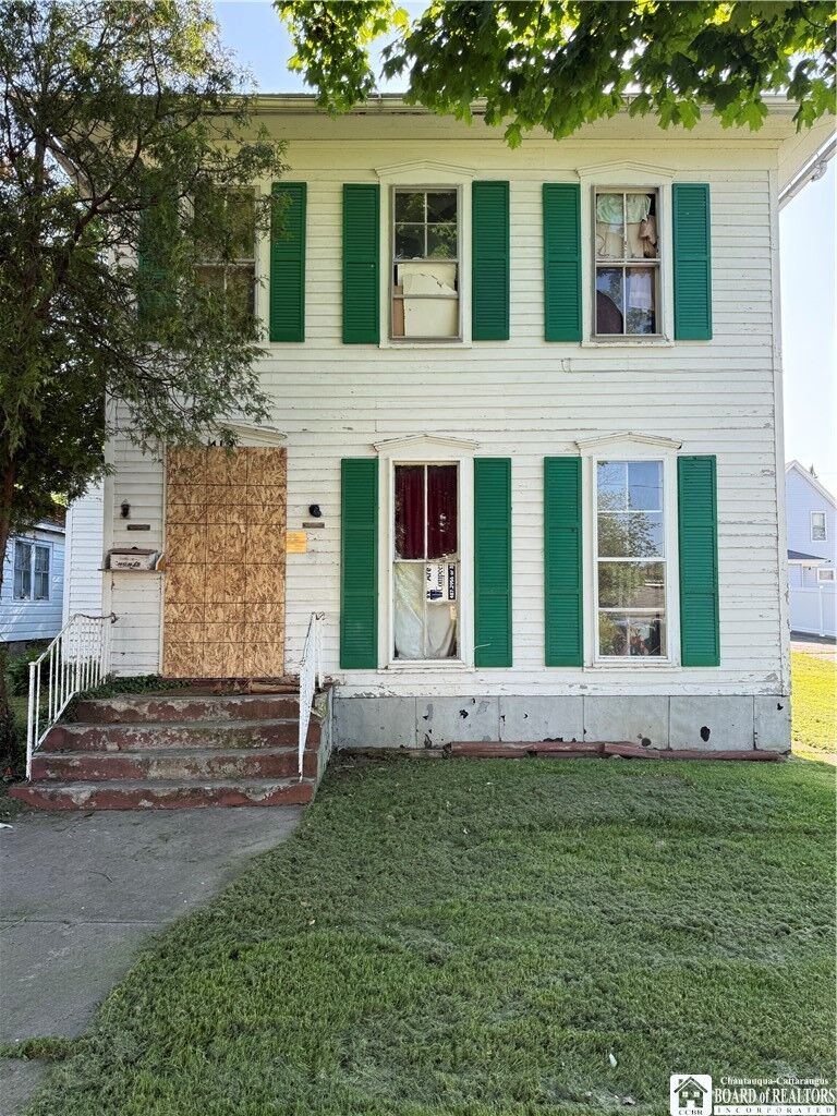 Property Photo:  413 Swan Street  NY 14048 