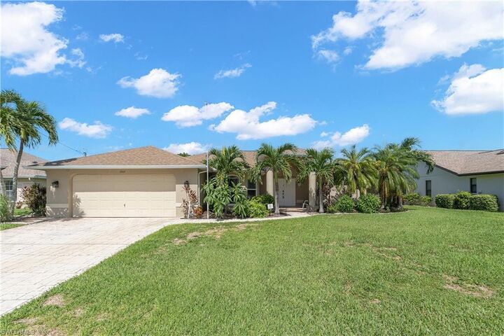 Property Photo:  2602 SE 21st Ave  FL 33904 