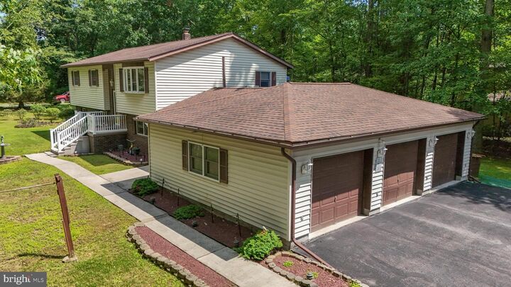 Property Photo: 154 Lake Drive PA 18240