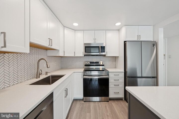 Property Photo:  6300 Stevenson Avenue 503  VA 22304 