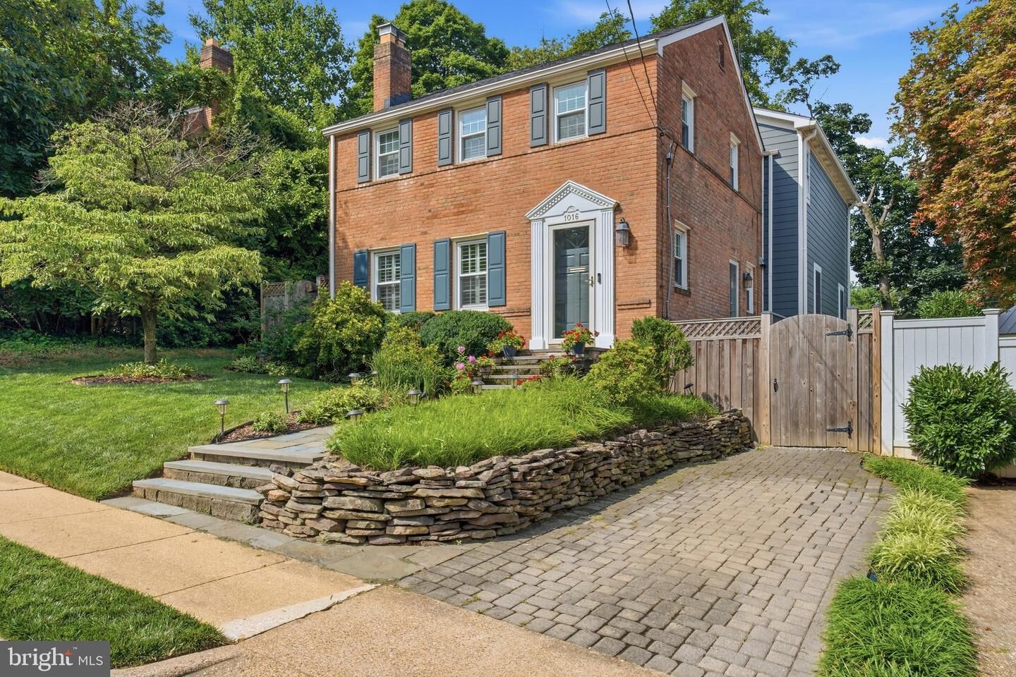 Property Photo:  1016 N Larrimore Street  VA 22205 