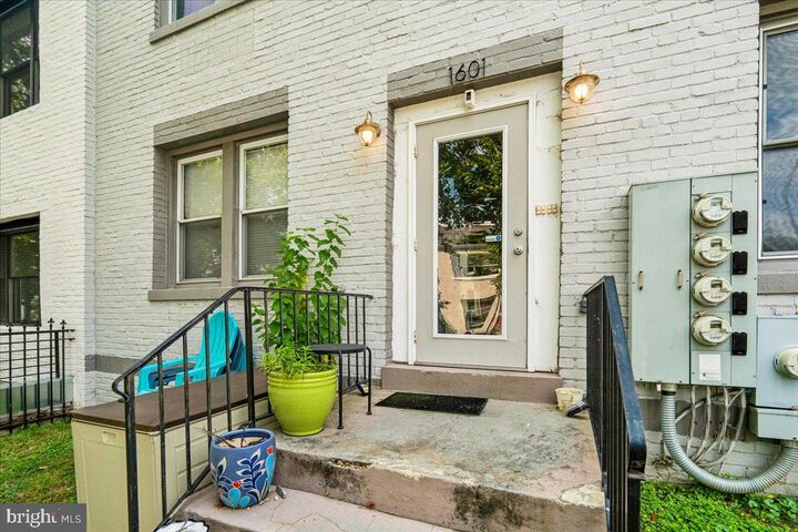Property Photo:  1601 Isherwood Street NE 1  DC 20002 