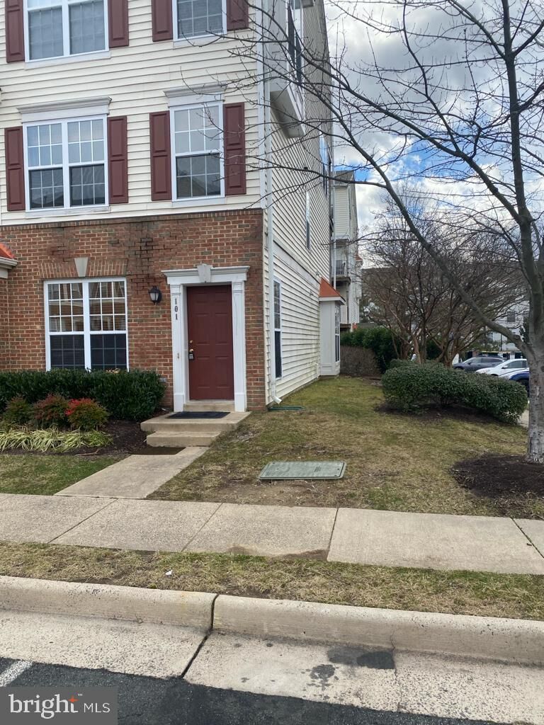 Property Photo: 2490 Quick Street 101 VA 20171