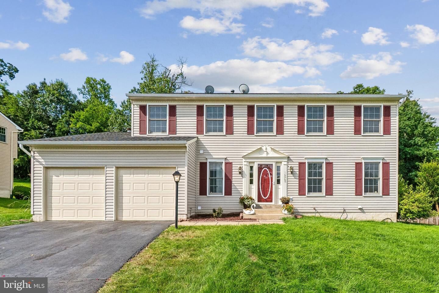 Property Photo: 16069 Olmstead Lane VA 22191