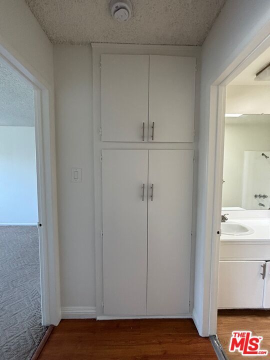 Property Photo:  124 N Oxford Ave  CA 90004 
