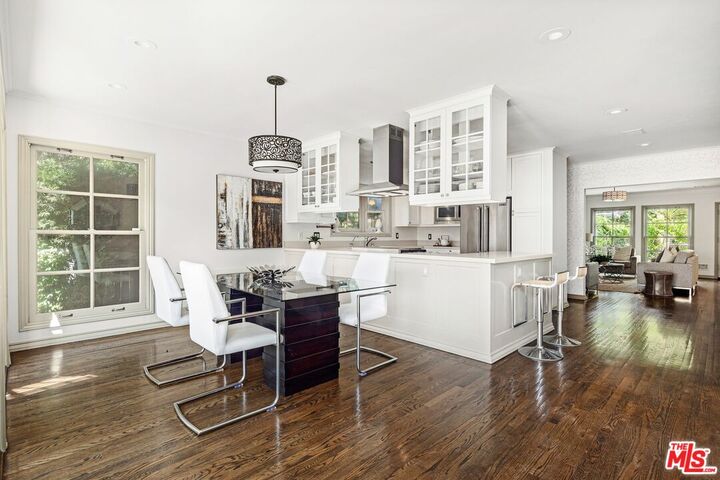 Property Photo:  449 Westbourne Dr  CA 90048 