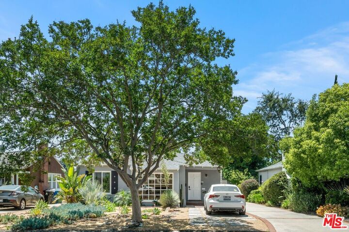 Property Photo:  14348 Collins St  CA 91401 