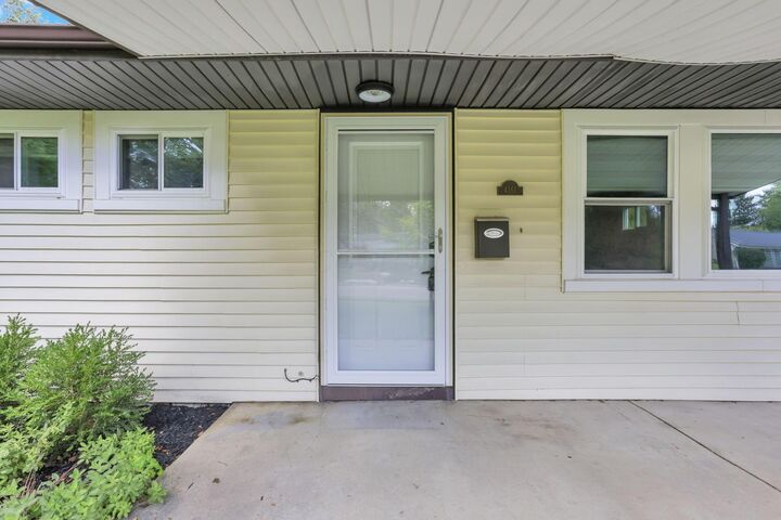 Property Photo: 4361 Kerr Drive OH 43026