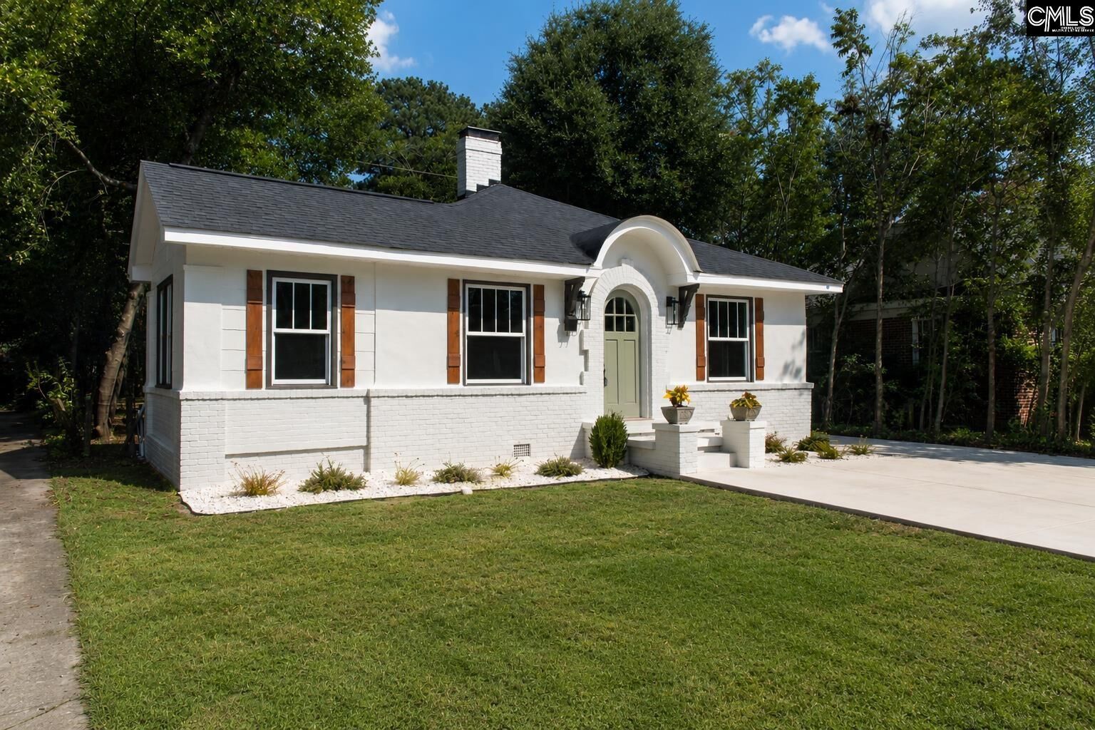 Property Photo:  404 S Walker  SC 29205 