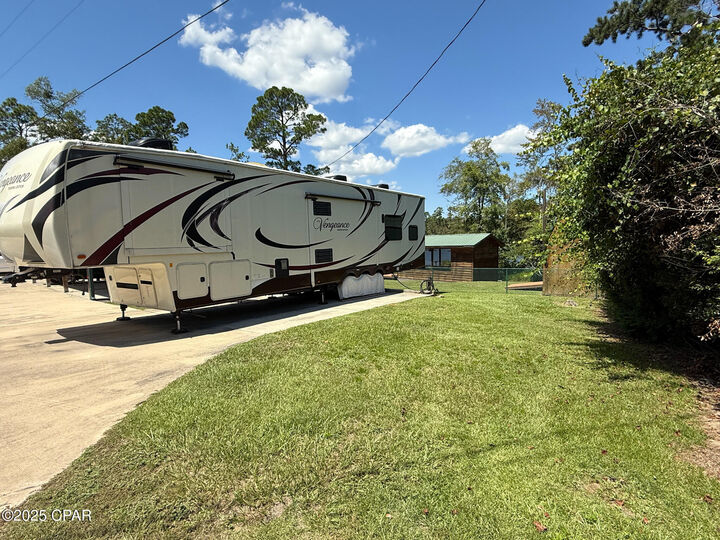 Property Photo: 2678 Linda Lane FL 32420