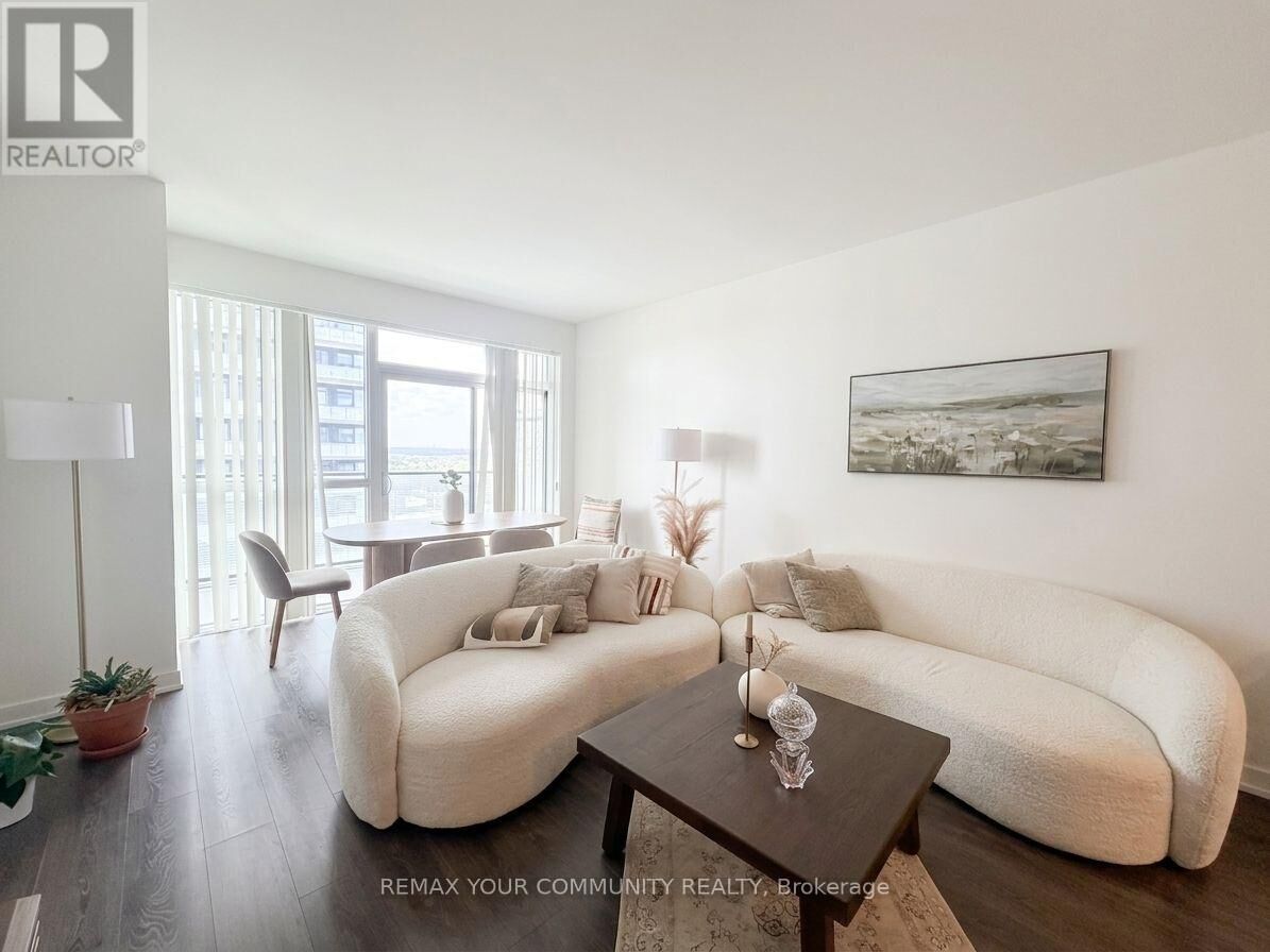 Property Photo:  75 Oneida Crescent 1809  ON L4B 0A6 