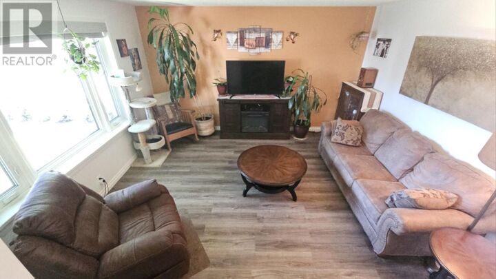 Property Photo:  1820 Hamilton Ave  ON P7E 4Y1 