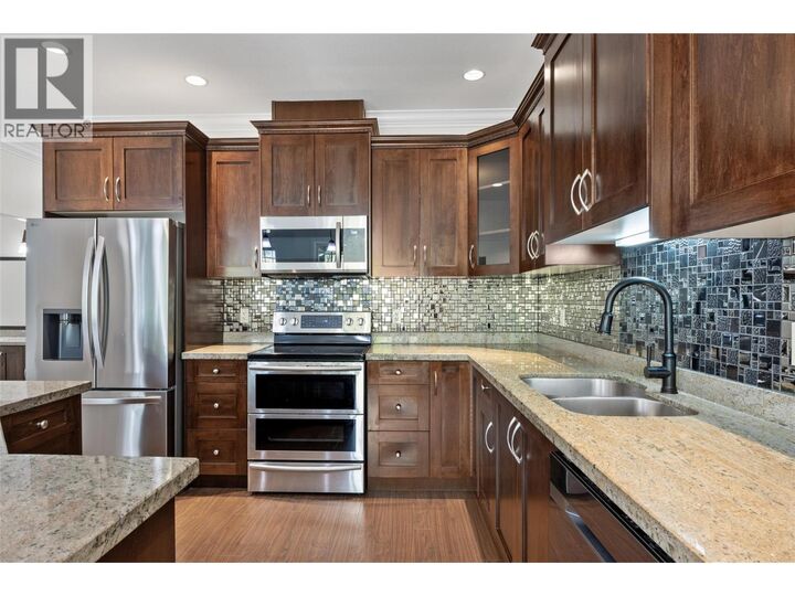 Property Photo: 2046 Robson Place 5 BC V2E 0A5