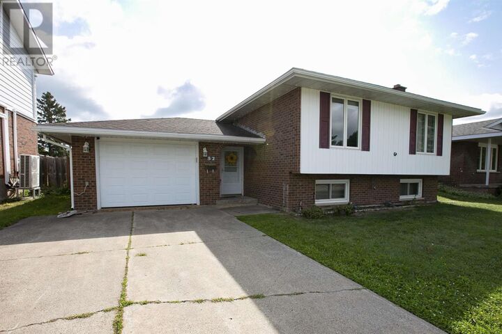 Property Photo:  52 Danby Rd  ON P6B 5X6 