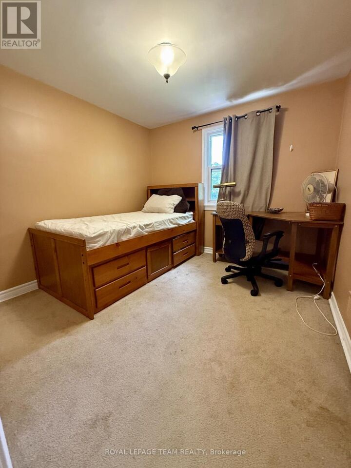 Property Photo:  881 Smyth Road  ON K1G 1P4 