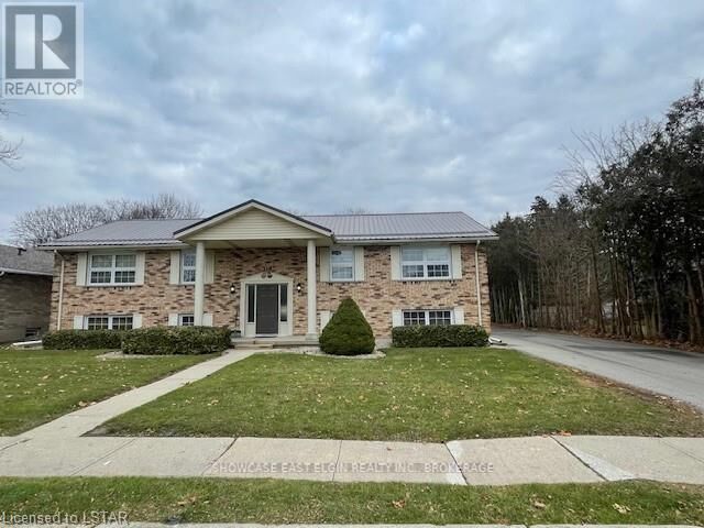 119 Myrtle Street — photo 1