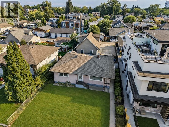 811 Martin Avenue — photo 1