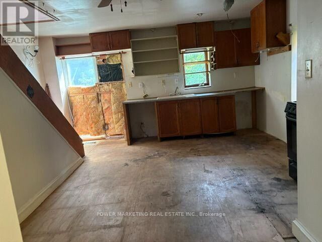 Property Photo:  35 Pinhey Street  ON K1Y 1T3 