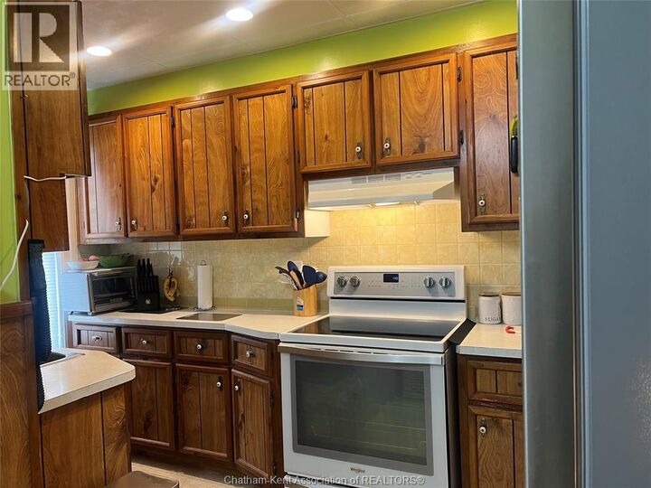 Property Photo:  92 Baxter Street  ON N7M 4P7 