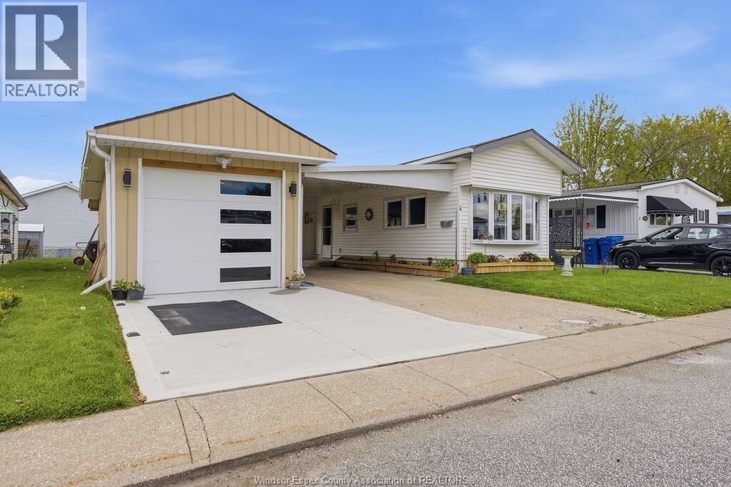 Property Photo:  4 Malden Hill  ON N9V 3E1 