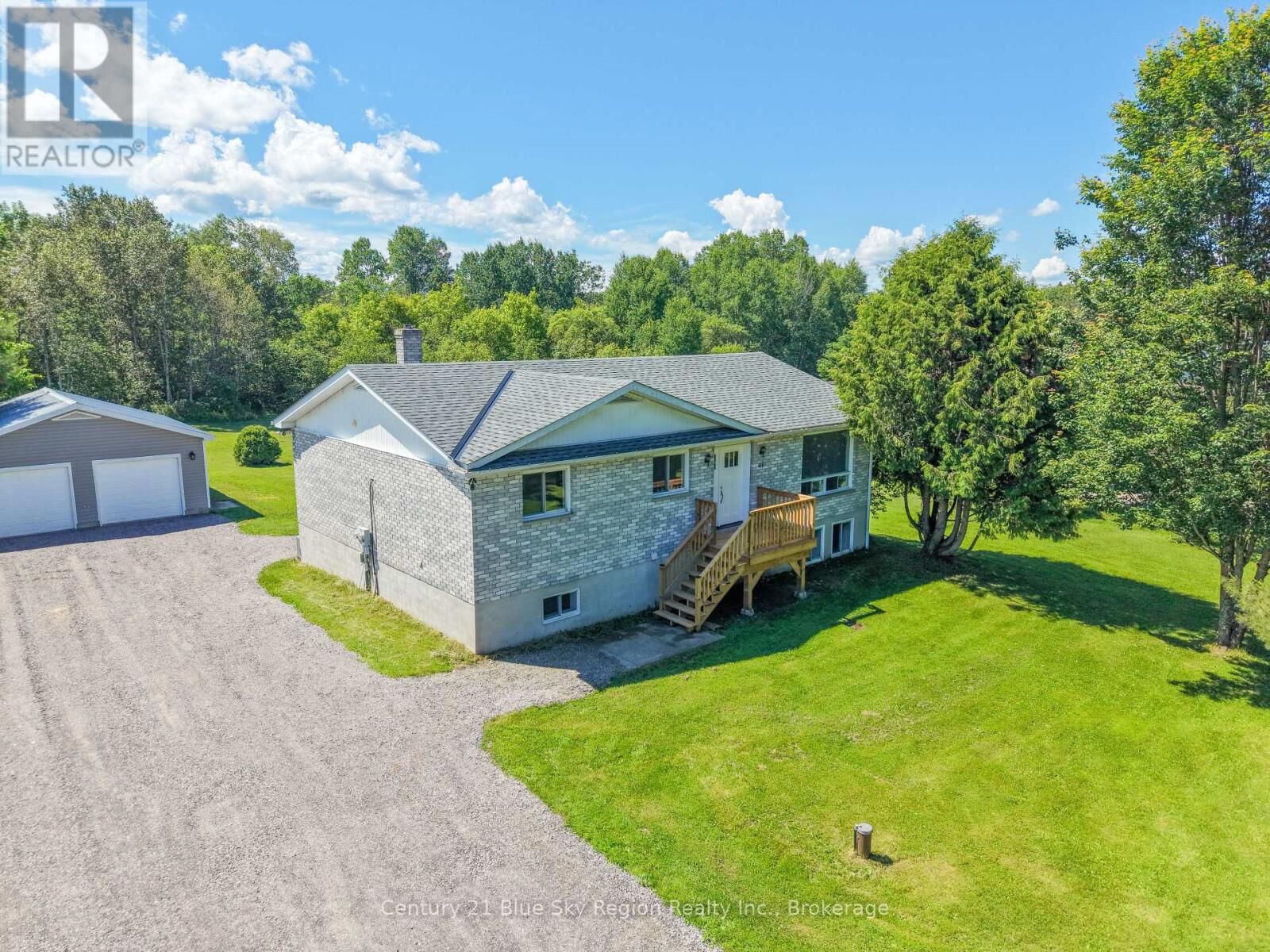 Property Photo: 418 Laurier Street ON P0H 1H0