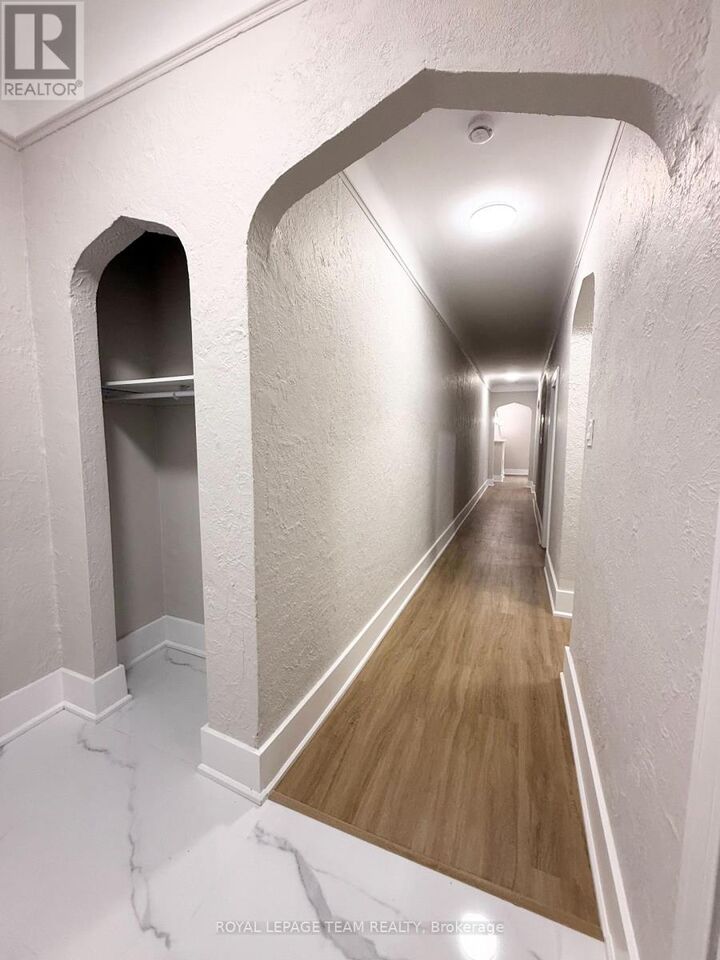 Property Photo:  235 Cooper Street 36  ON K2P 1L7 