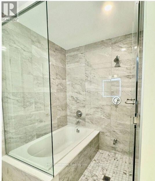 Property Photo:  81 Clippers Crescent  ON L4A 4X7 