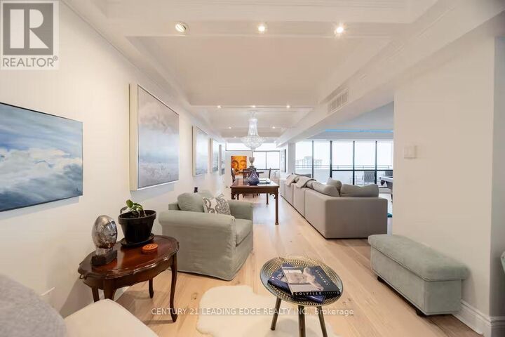 Property Photo: 380 King Street 1805 ON N6B 3L6