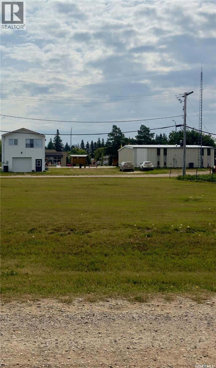 Property Photo:  3012 1st Avenue  SK S0K 4R0 