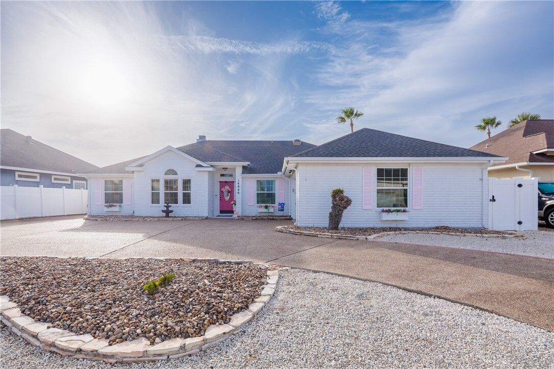 Property Photo: 14846 Dasmarinas Drive TX 78418