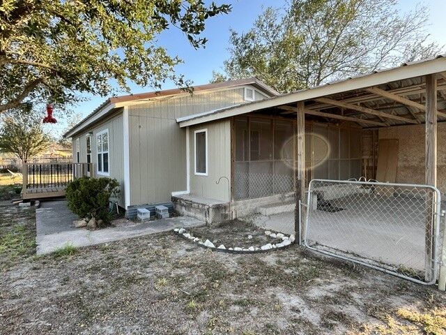 Property Photo: 209 N Second Avenue TX 78357