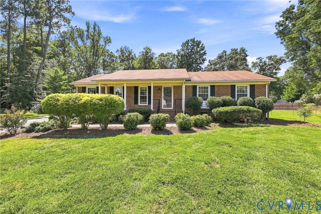 Property Photo: 10323 Accotink VA 23005