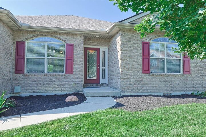 Property Photo: 6016 Oak Ridge Drive OH 45424