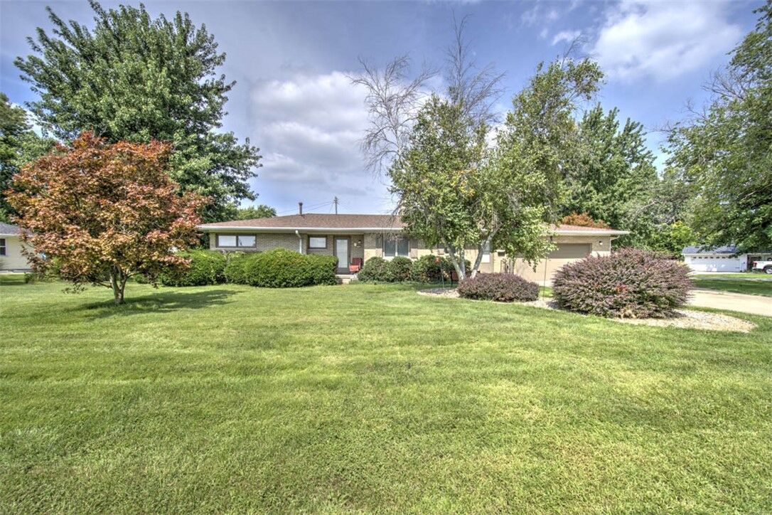 Property Photo:  333 N Country Club Road  IL 62521 