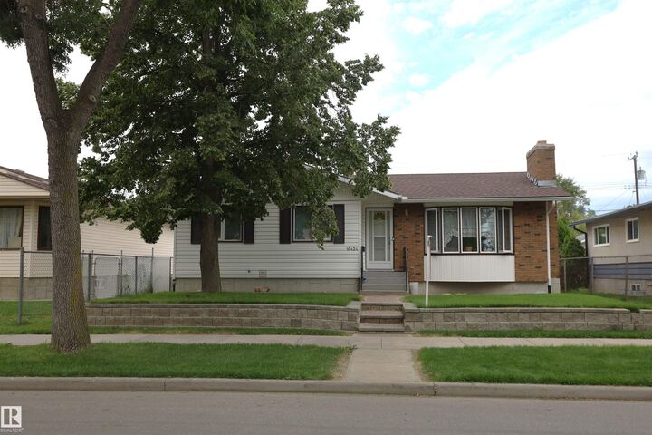 Property Photo: 10424 152 Street NW AB T5P 1Y6