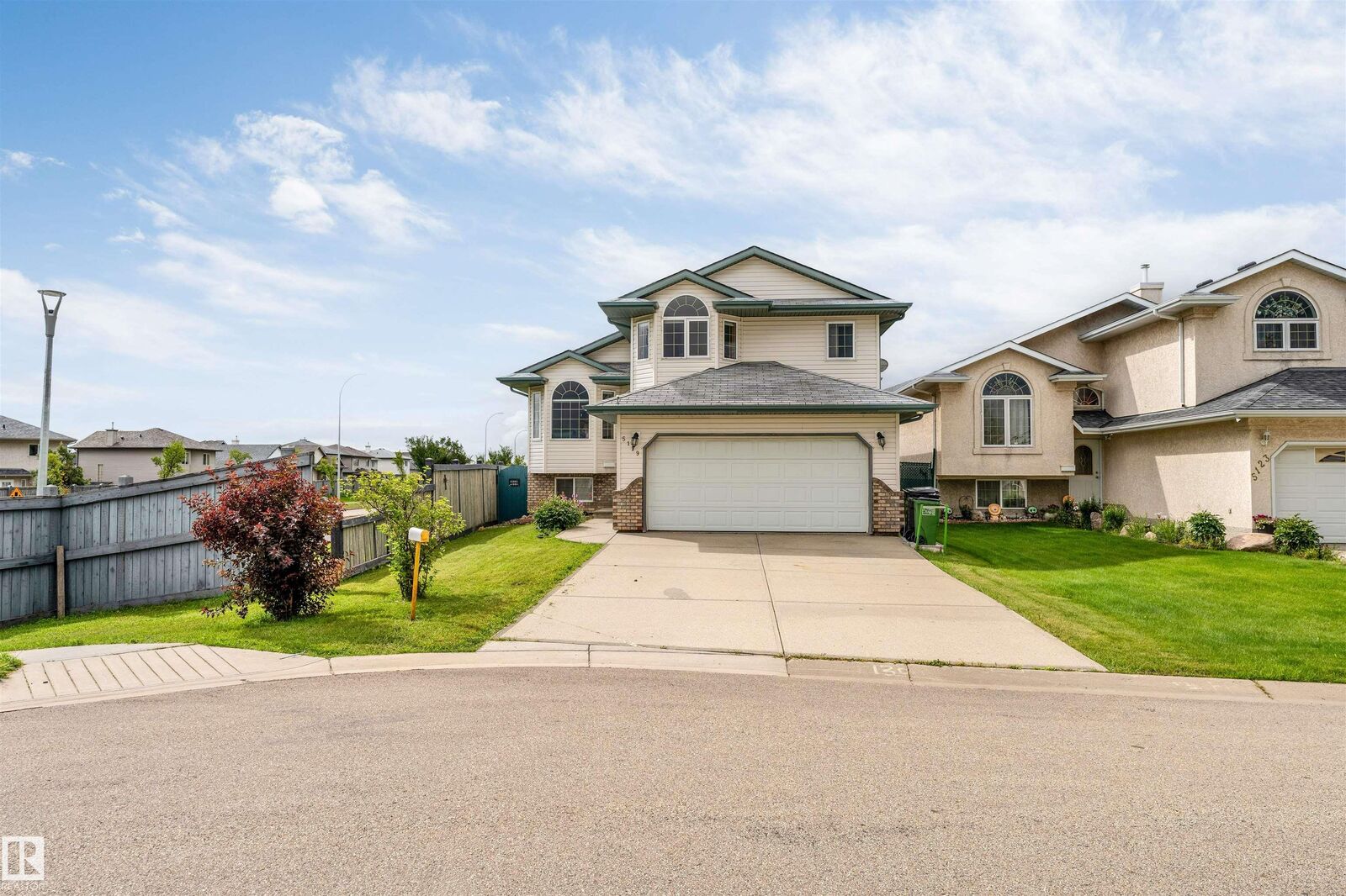 Property Photo: 5119 157 Avenue NW AB T5Y 2X5