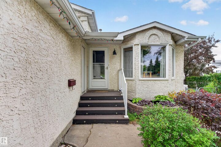 Property Photo:  4211 47 Avenue  AB T4X 1H1 