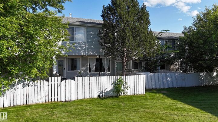 Property Photo:  71 Amberly Crest NW  AB T5A 2H9 