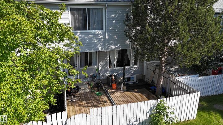 Property Photo: 71 Amberly Court NW AB T5A 2H9