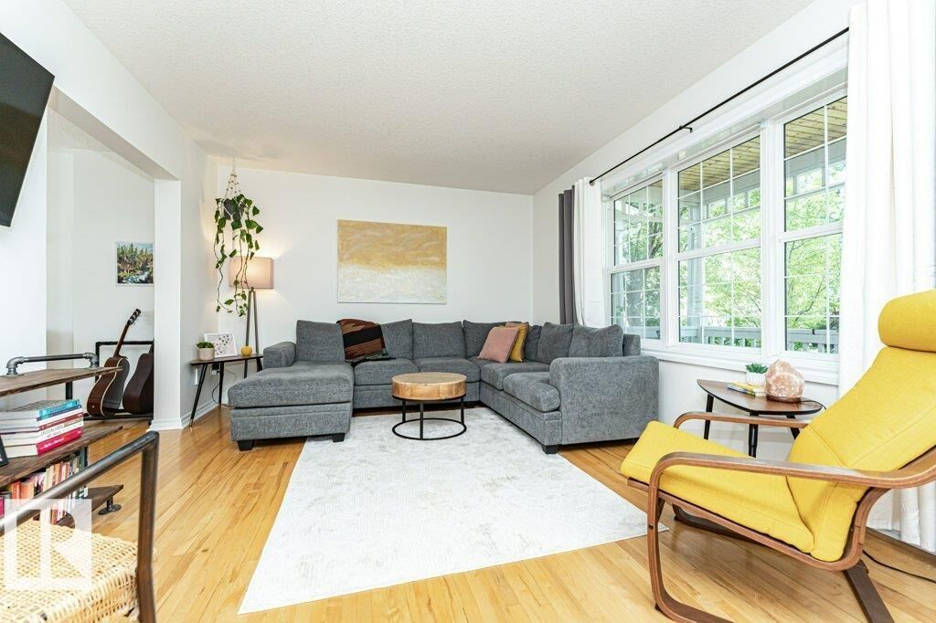 Property Photo:  1539 Kinross Road NW  AB T5E 1Z9 